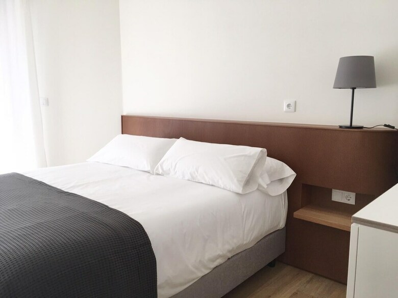 Apartamentos Casas � Beira