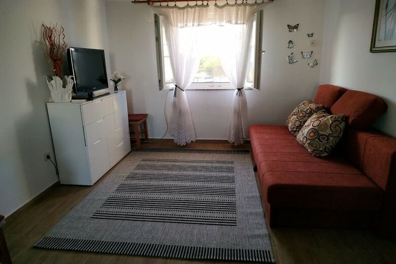 Slamo Apartments