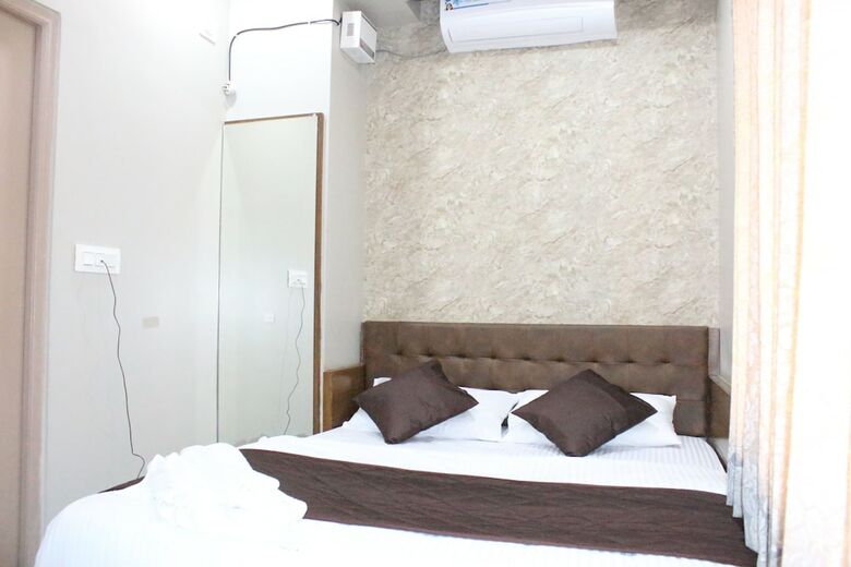 Hotel Olivia Inn And Suites