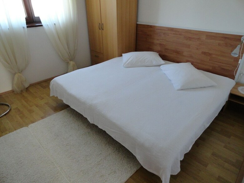 Apartmani Dragovi? Brodarica