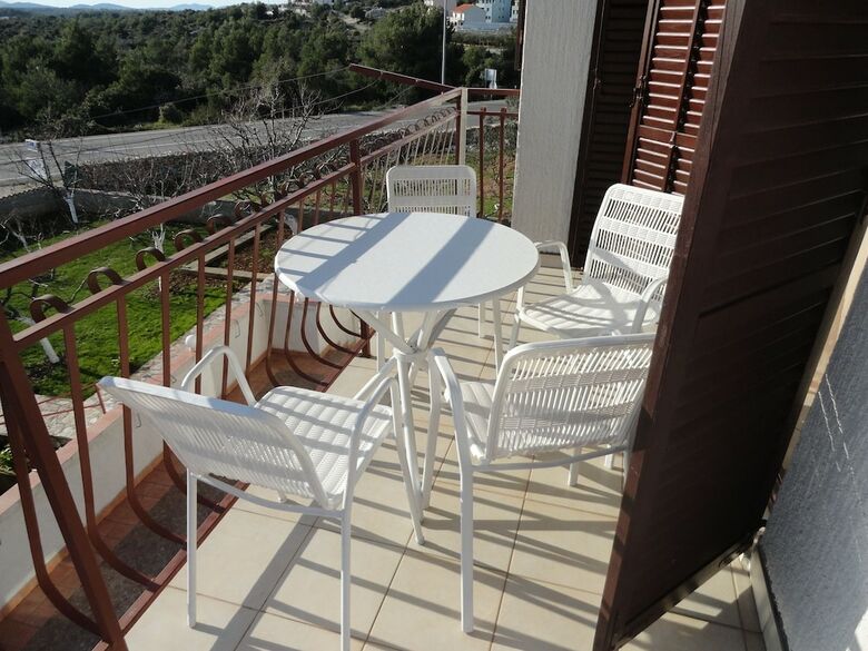 Apartmani Dragovi? Brodarica