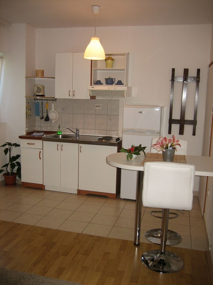 Apartmani Dragovi? Brodarica