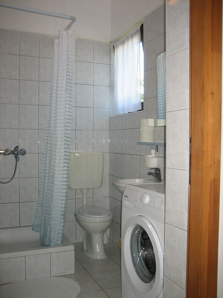 Apartmani Dragovi? Brodarica