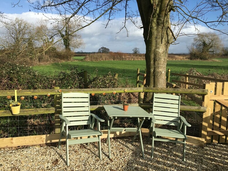 Hotel The Hut At Dinnington