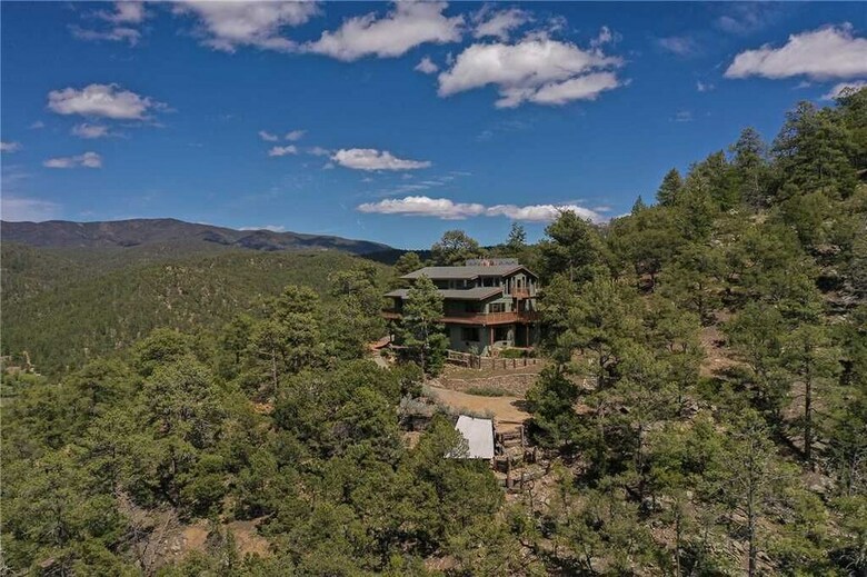 Summit Sanctuary, 3 Bedrooms, Sleeps 8, Mountain Views