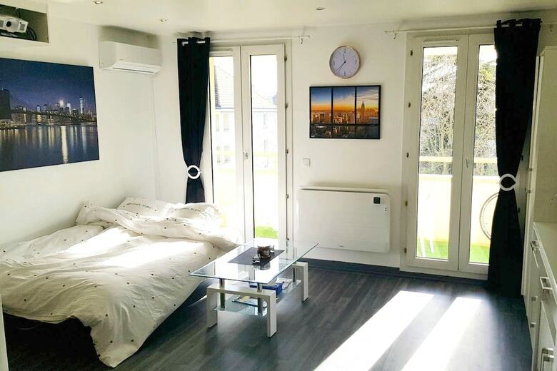 Apartamento Studio In Poissy, With Wifi