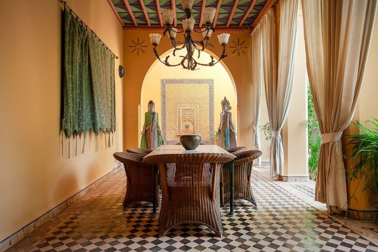 Villa Avirona