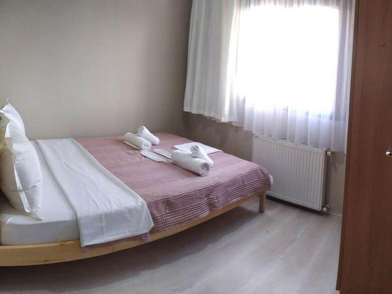 Step Apartments