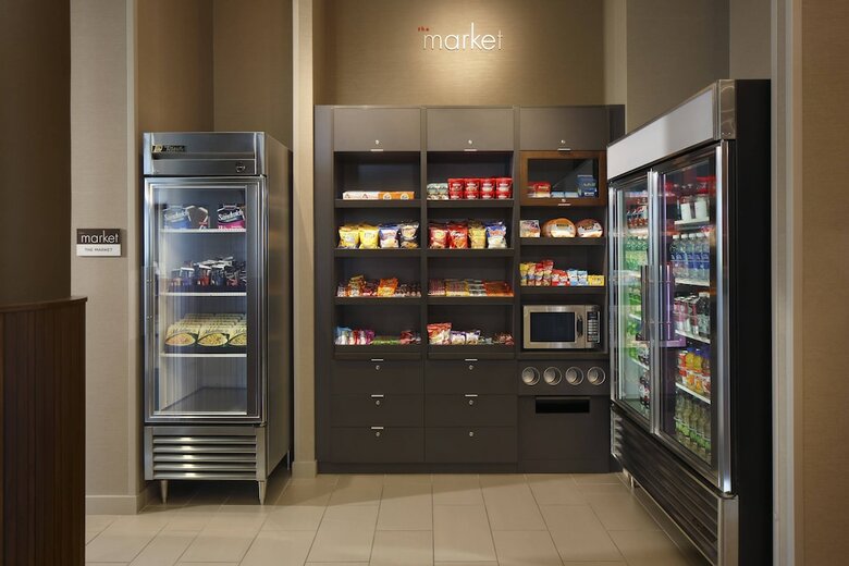 Hotel Courtyard By Marriott Calgary Airport