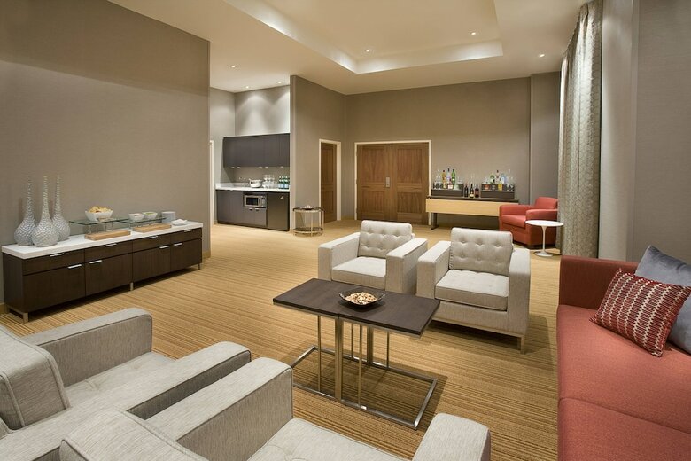 Hotel Courtyard By Marriott Calgary Airport