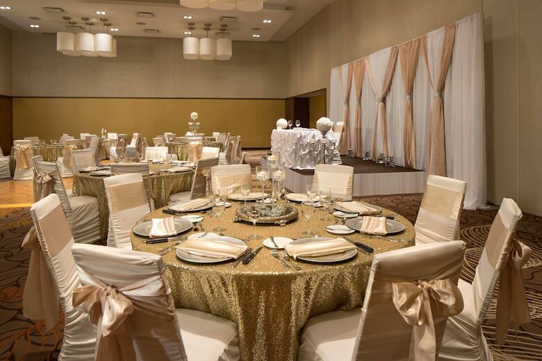 Hotel Courtyard By Marriott Calgary Airport