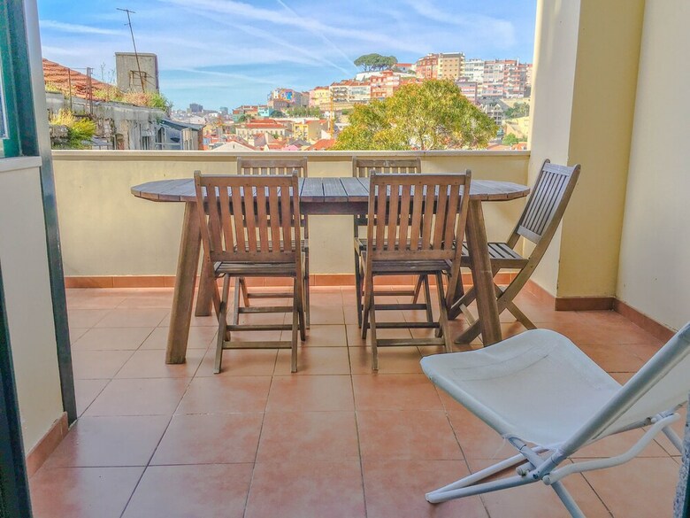 Castelo Terrace Apartments