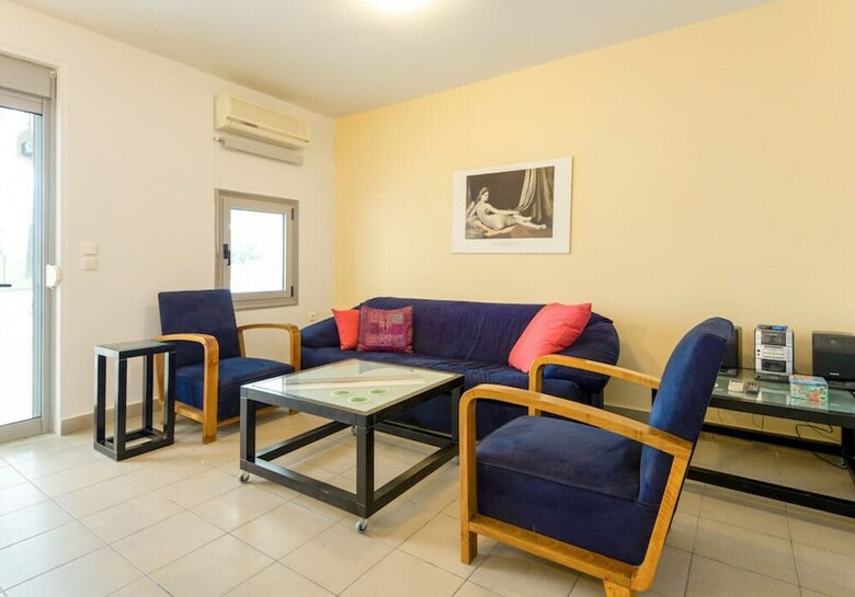 Green Bay Villa With Pool, Near Xenia Beach