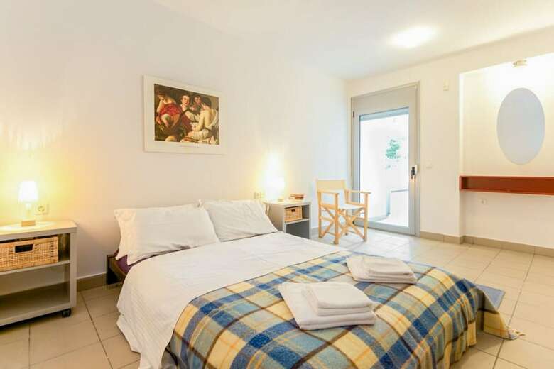 Green Bay Villa With Pool, Near Xenia Beach
