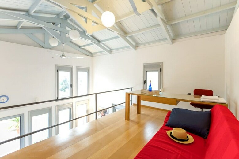 Green Bay Villa With Pool, Near Xenia Beach
