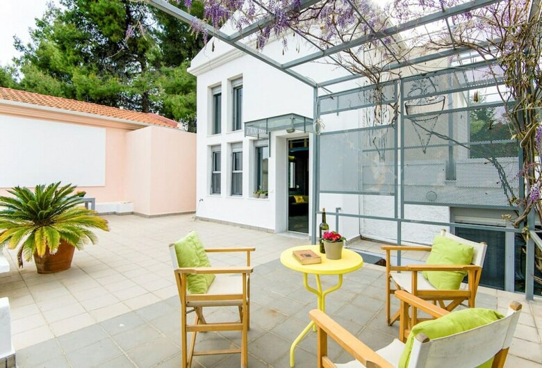 Green Bay Villa With Pool, Near Xenia Beach
