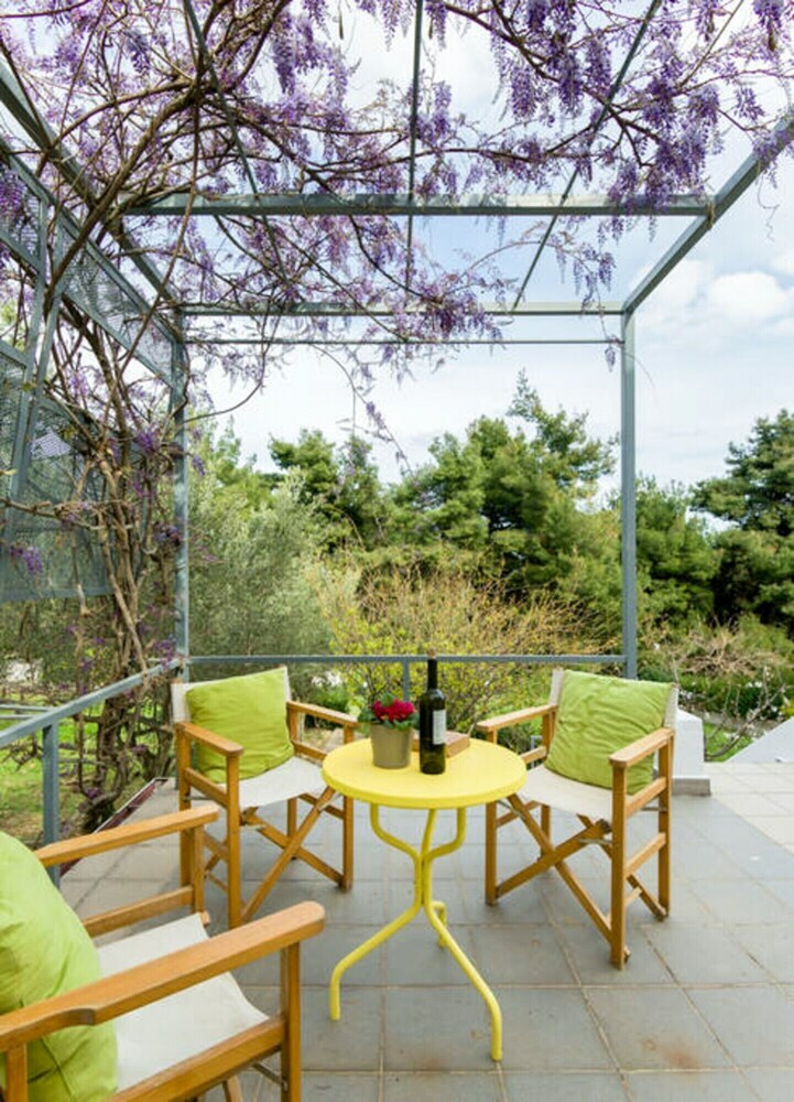 Green Bay Villa With Pool, Near Xenia Beach