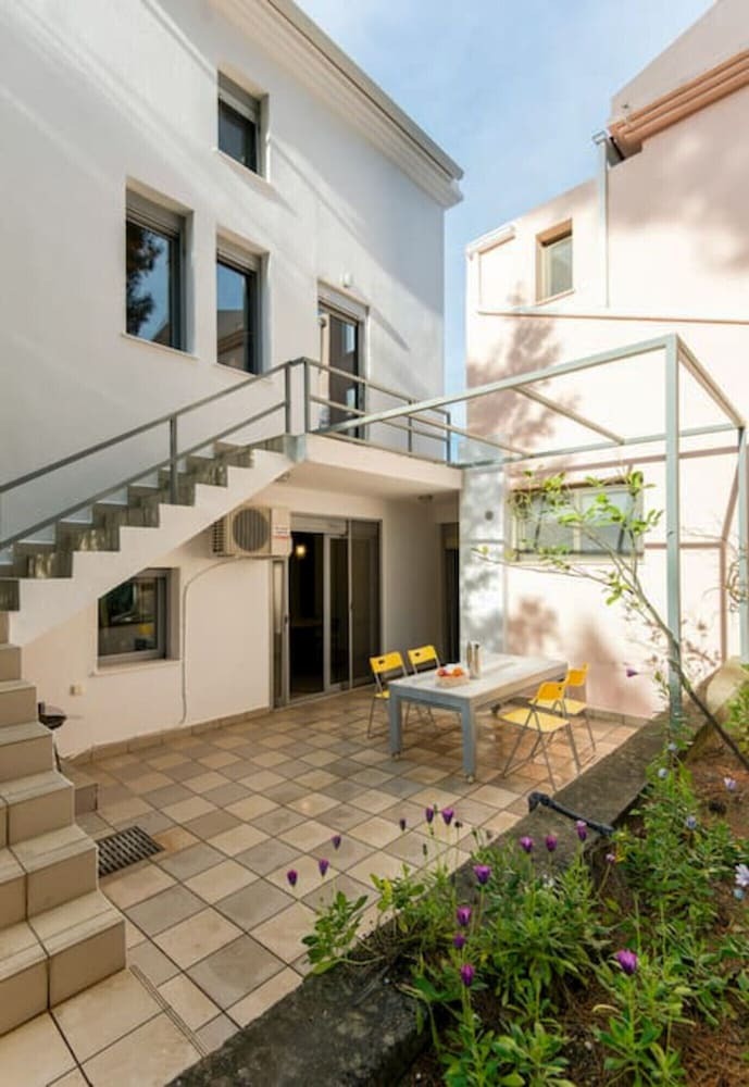 Green Bay Villa With Pool, Near Xenia Beach