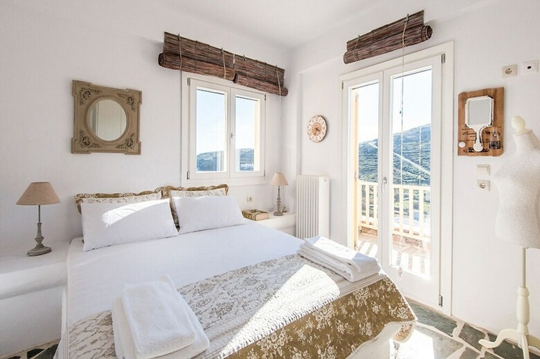 Superior 3-bedroom Villa With Sea View In Kythnos
