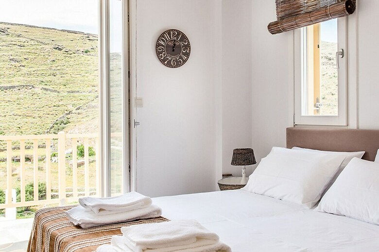 Superior 3-bedroom Villa With Sea View In Kythnos