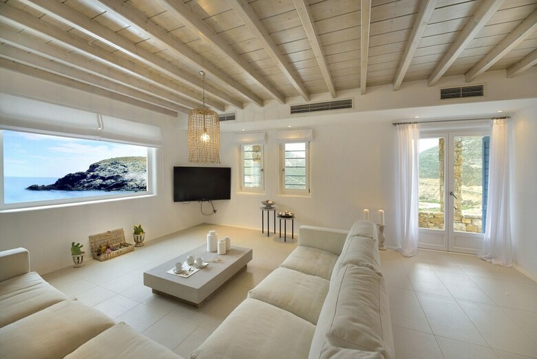 Stunning 6 Bedroom Villa In Fokos Beach