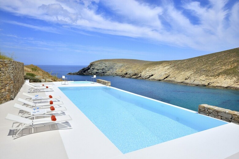 Stunning 6 Bedroom Villa In Fokos Beach