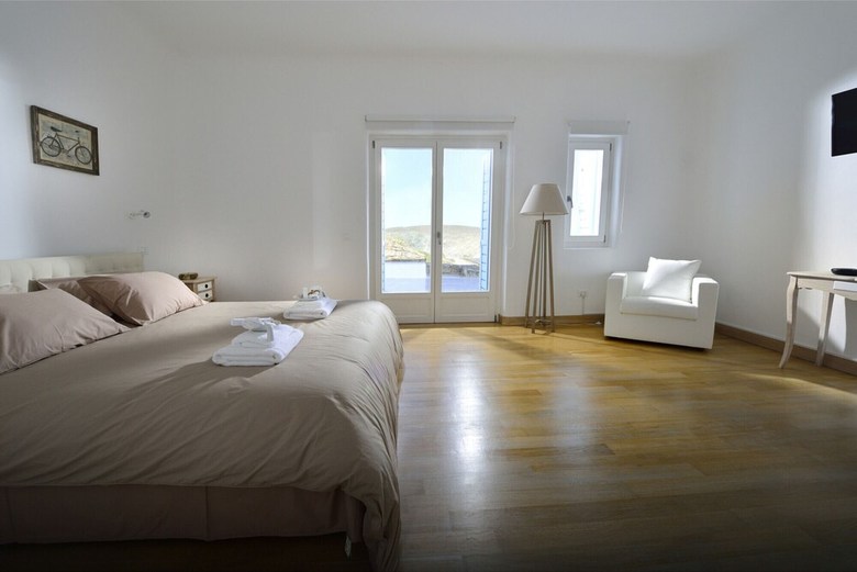 Stunning 6 Bedroom Villa In Fokos Beach