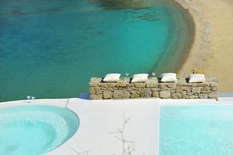 Stunning 6 Bedroom Villa In Fokos Beach
