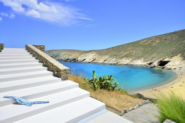 Stunning 6 Bedroom Villa In Fokos Beach