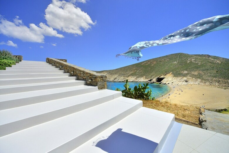 Stunning 6 Bedroom Villa In Fokos Beach