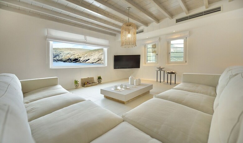 Stunning 6 Bedroom Villa In Fokos Beach