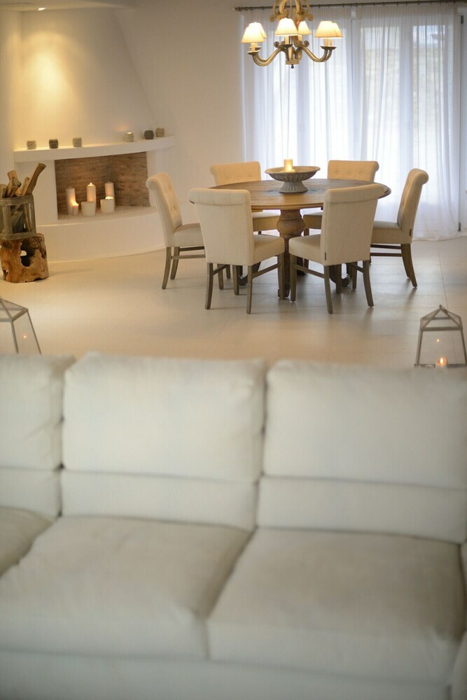 Stunning 6 Bedroom Villa In Fokos Beach