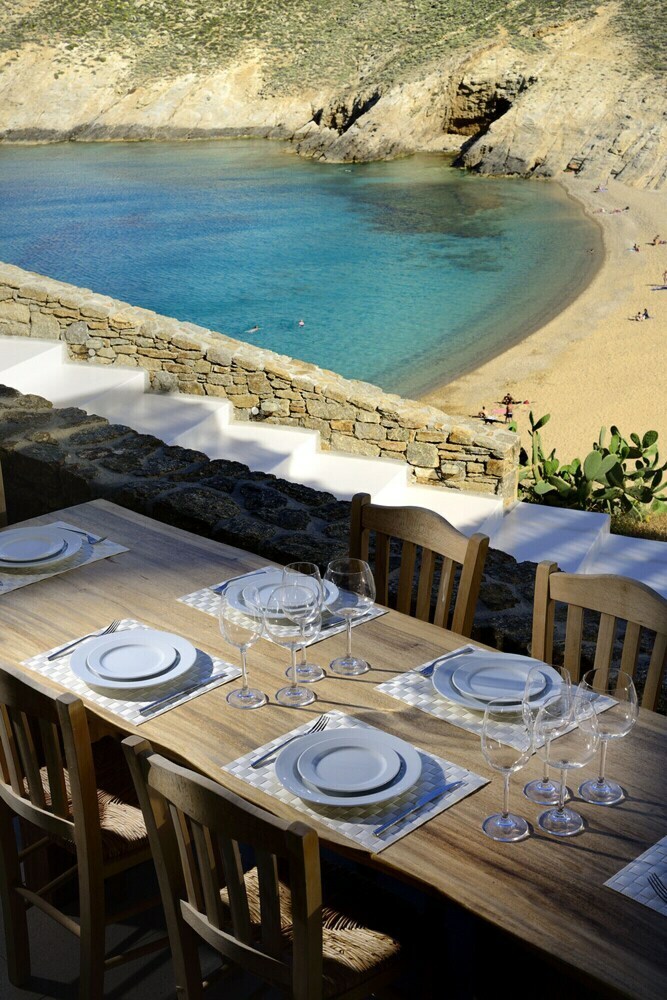 Stunning 6 Bedroom Villa In Fokos Beach