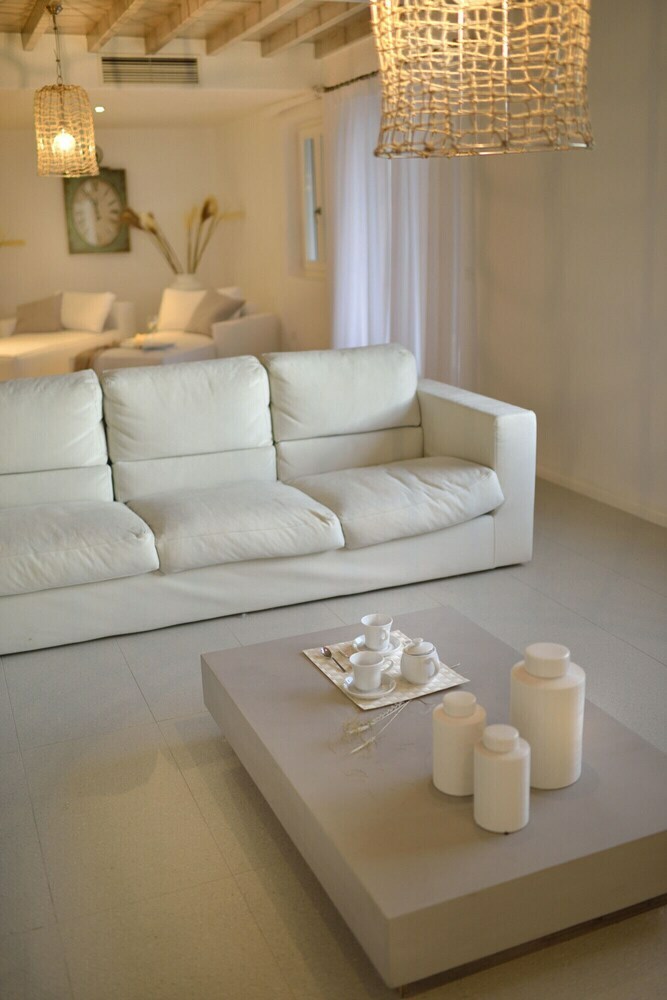 Stunning 6 Bedroom Villa In Fokos Beach