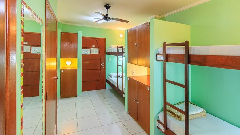Hostal Guaruj� Hostel
