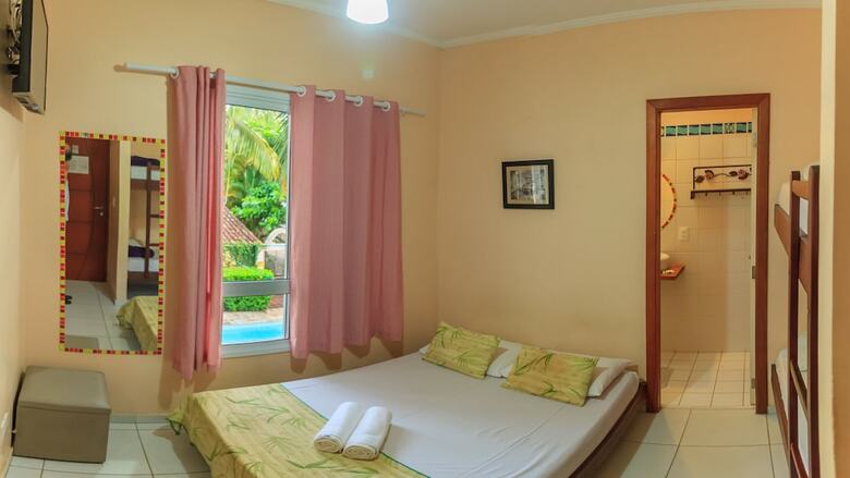Hostal Guaruj� Hostel