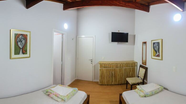Hostal Guaruj� Hostel