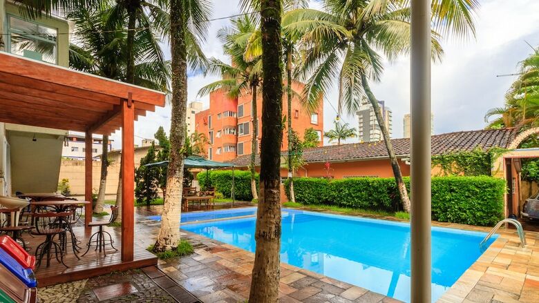 Hostal Guaruj� Hostel