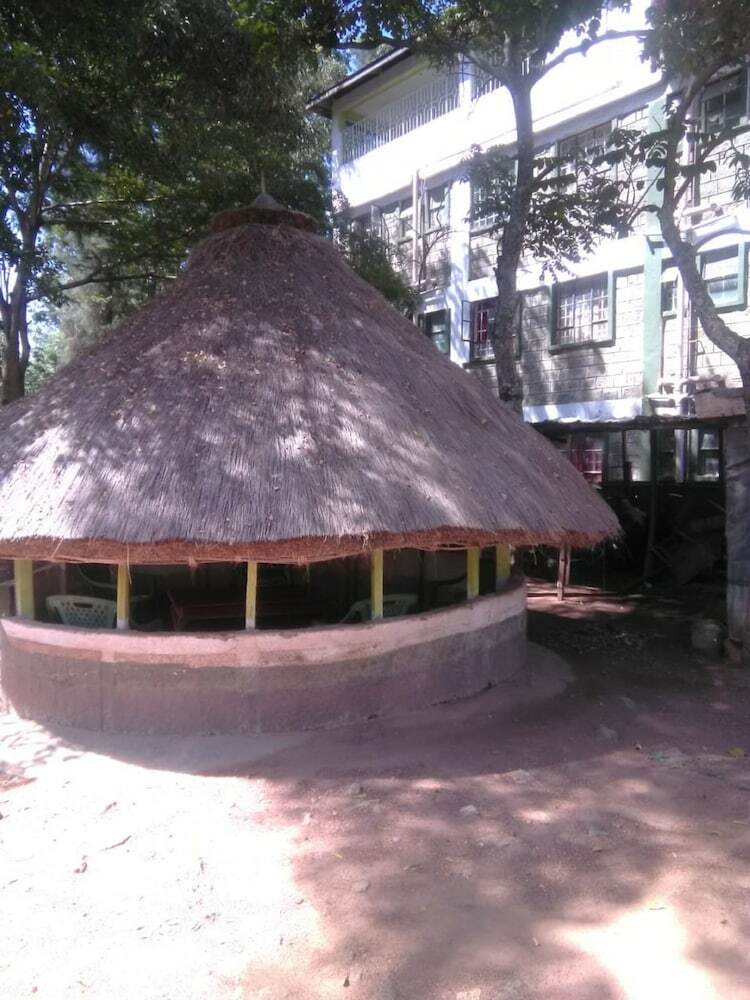 Green Court Hotel
