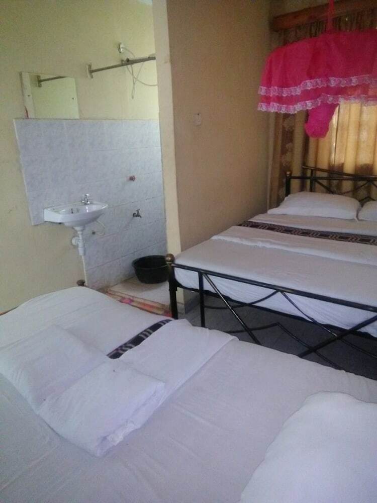 Green Court Hotel