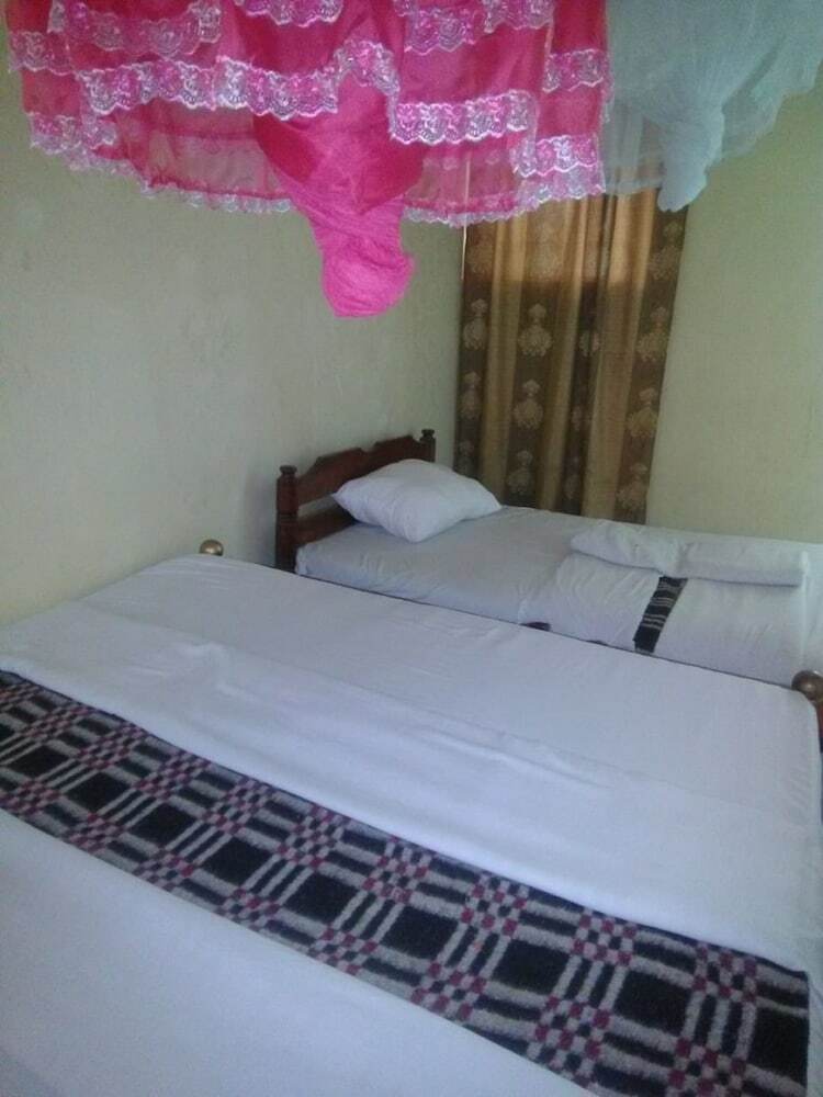 Green Court Hotel