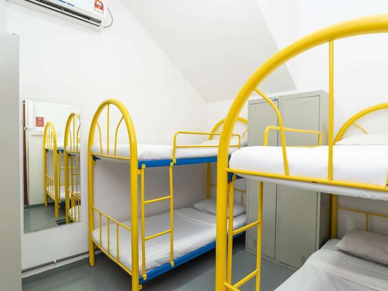 Hotel Spot On 89834 Blue District Backpackers