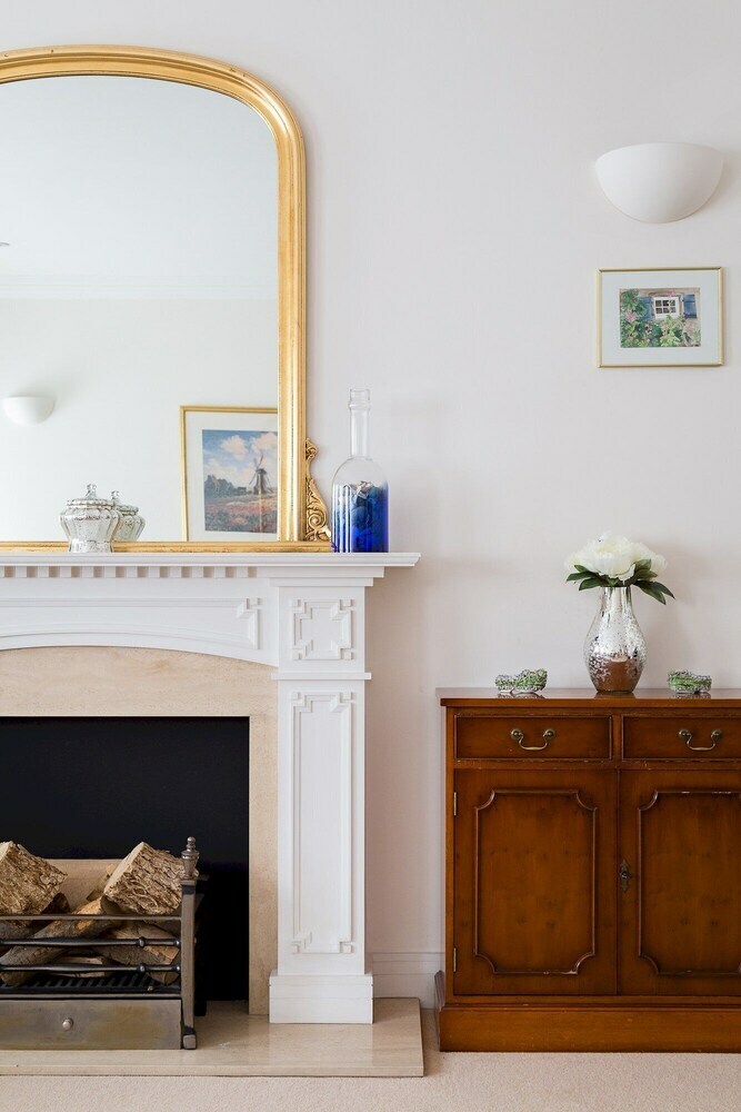 2-bed 2-bath Next To Park Lane