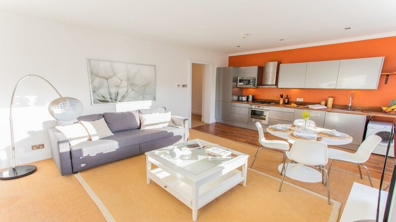 Cromwell Elite Apartment