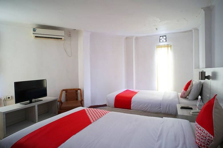 Capital O 2885 Hemra Hotel