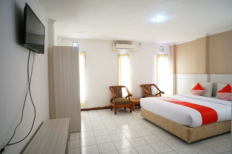 Capital O 2885 Hemra Hotel