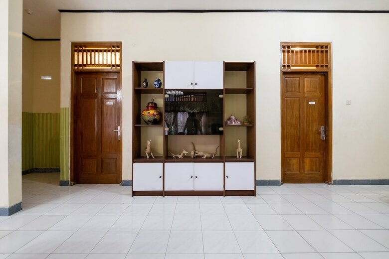 Hotel Oyo 2889 Abel Homestay Syariah