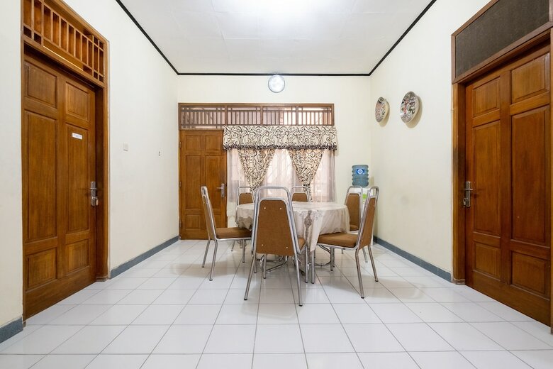 Hotel Oyo 2889 Abel Homestay Syariah