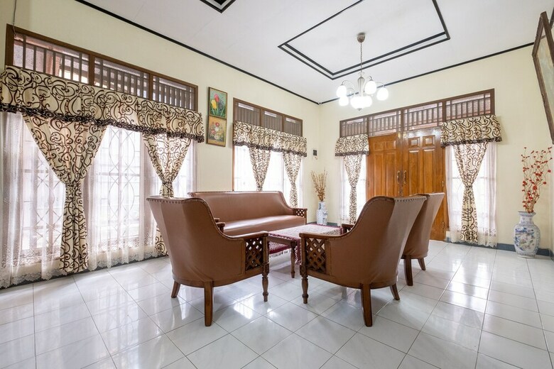 Hotel Oyo 2889 Abel Homestay Syariah