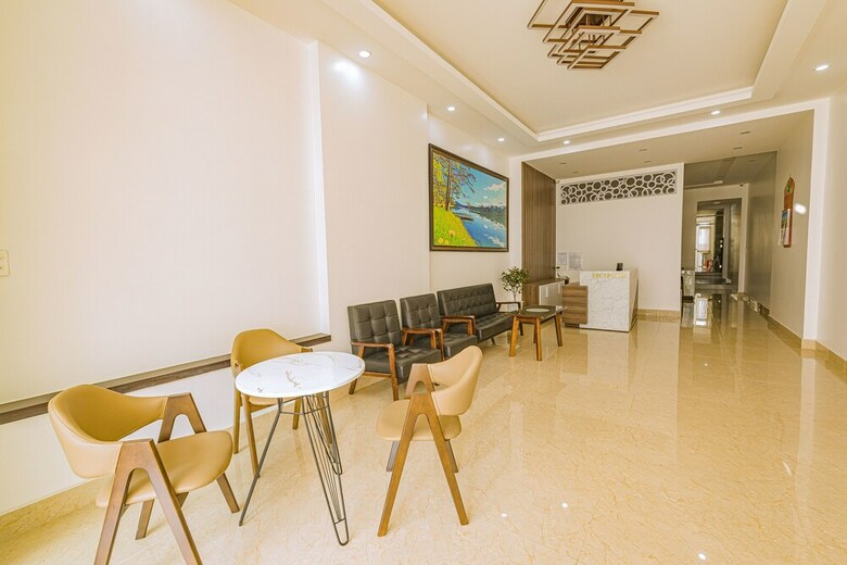Phan Thong Vang Hotel